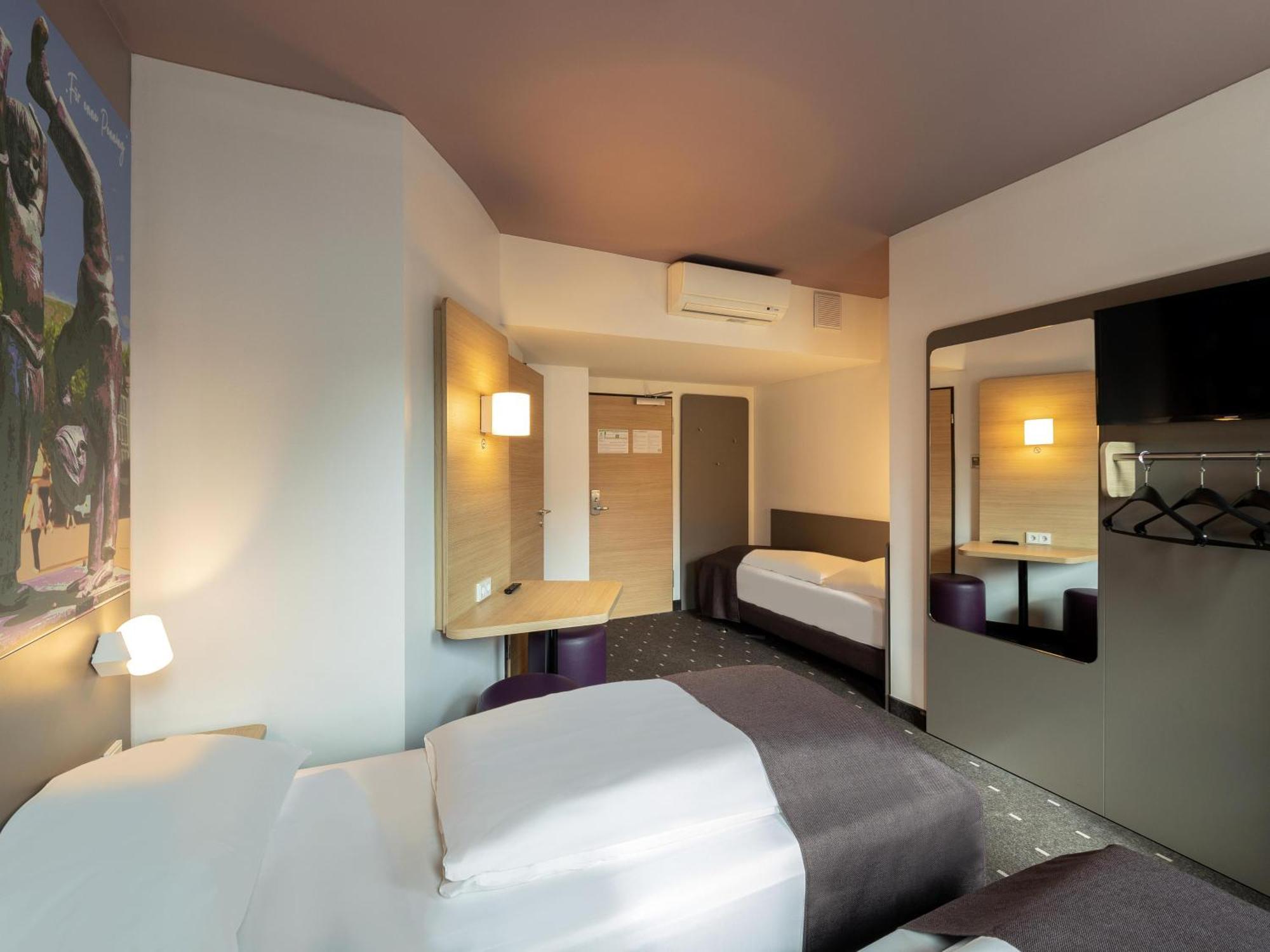 B&B Hotel Duesseldorf-Mitte Eksteriør bilde