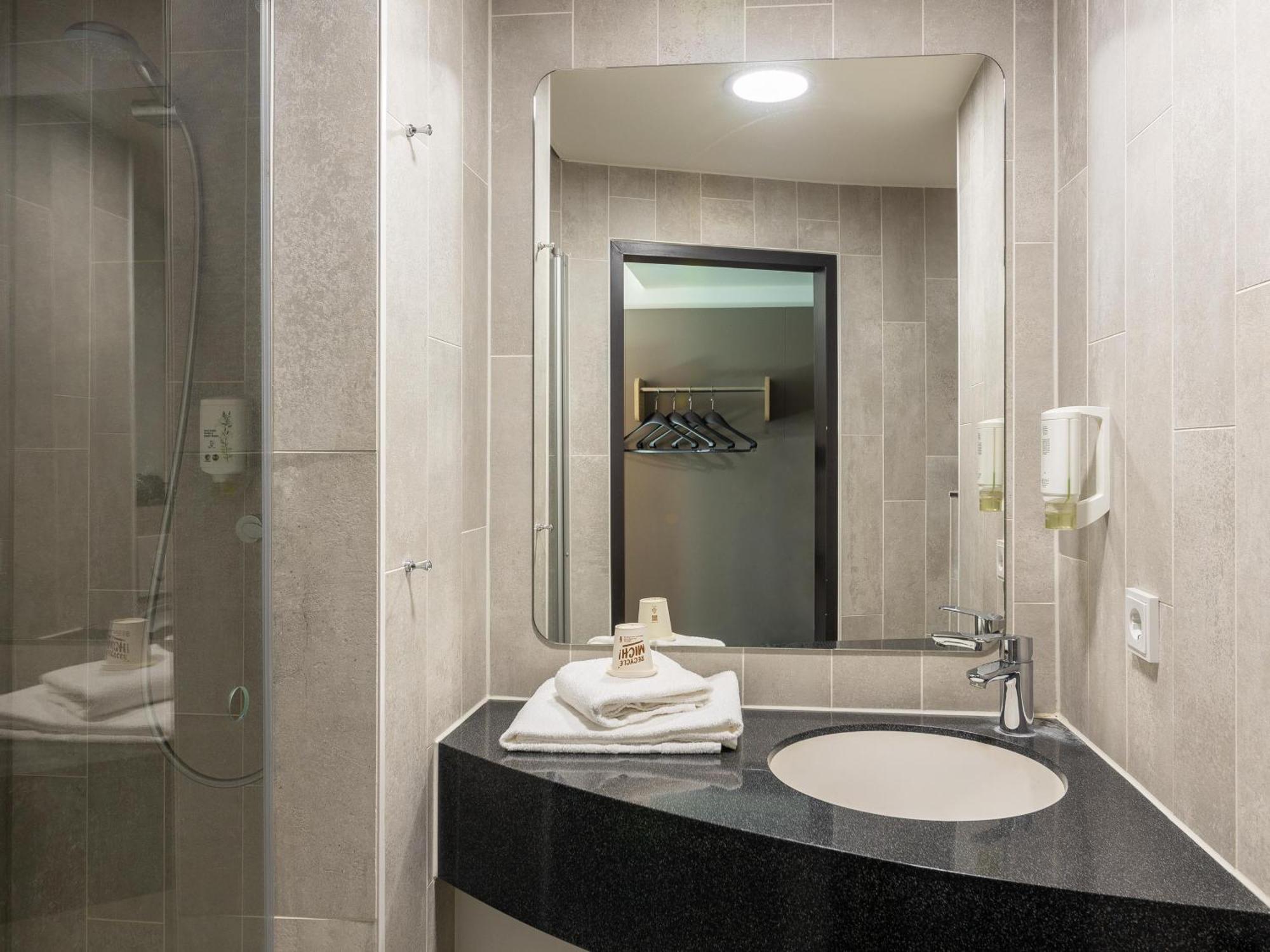 B&B Hotel Duesseldorf-Mitte Eksteriør bilde