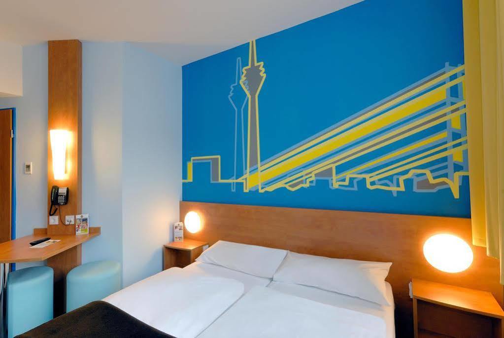 B&B Hotel Dusseldorf-Mitte Eksteriør bilde