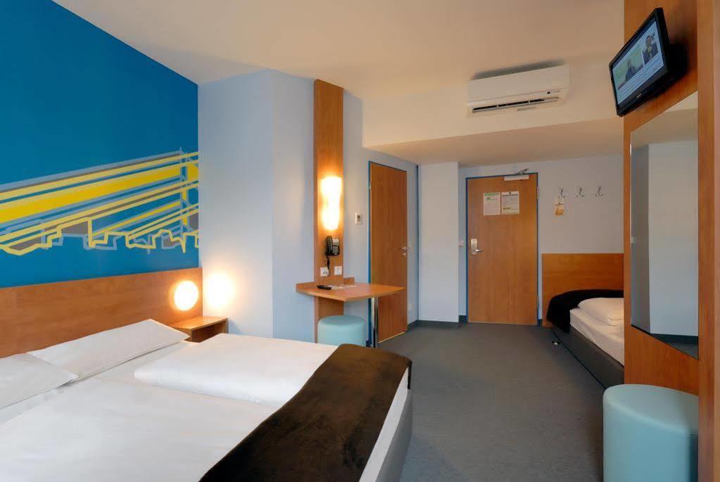 B&B Hotel Duesseldorf-Mitte Eksteriør bilde